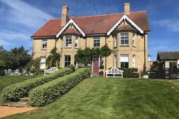 Lodge Farm Bed & Breakfast