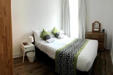 旅馆 Portrush Townhouse
