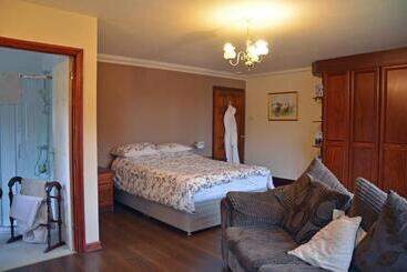 The Farmhouse B&b