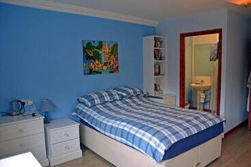The Farmhouse B&b