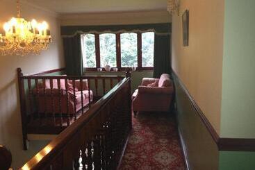 The Farmhouse B&b