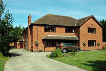 The Farmhouse B&b