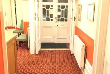 Welbeck Hotel   Close To Beach, Train Station & Southend Airport