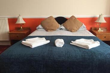 Welbeck Hotel   Close To Beach, Train Station & Southend Airport