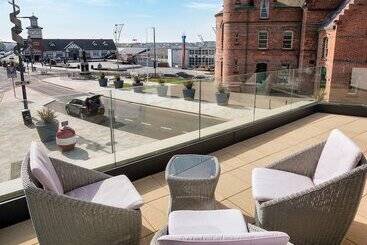تختخواب و صبحانه Antrim House Guest Rooms & Suites