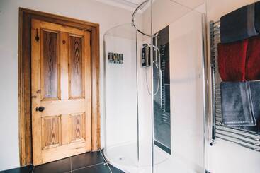 تختخواب و صبحانه Antrim House Guest Rooms & Suites