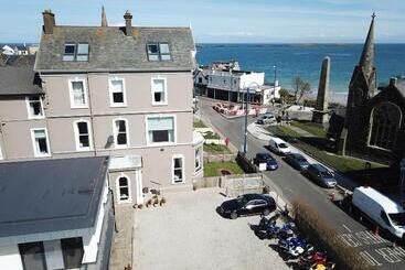 تختخواب و صبحانه Antrim House Guest Rooms & Suites