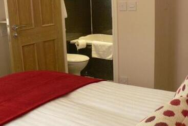 تختخواب و صبحانه Ashberry Guest House