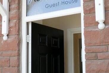 تختخواب و صبحانه Ashberry Guest House