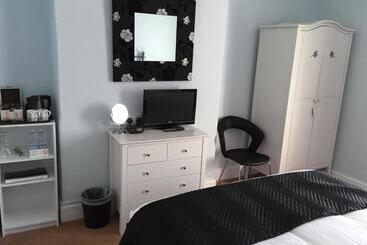 تختخواب و صبحانه Chilterns Guest House