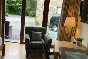 تختخواب و صبحانه Courtyard Mews Armagh City