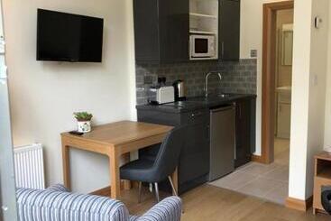 تختخواب و صبحانه Courtyard Mews Armagh City