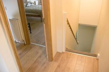 تختخواب و صبحانه Courtyard Mews Armagh City