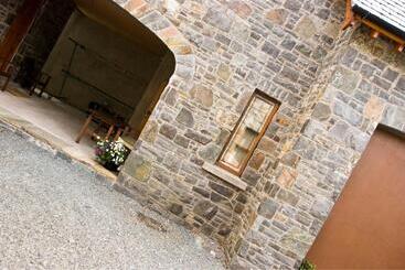 تختخواب و صبحانه Courtyard Mews Armagh City