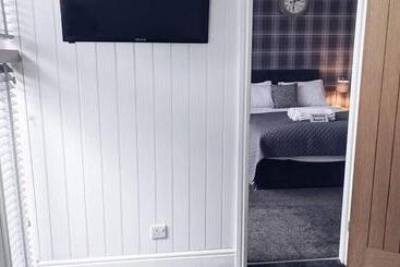 تختخواب و صبحانه Croyland Guest House