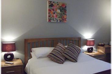 تختخواب و صبحانه Orchard Cottage