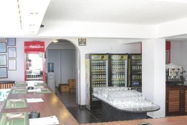 Cowrie Shell Beach Apartments Official