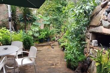 هاستل Guest House Batumi Globus