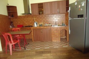 هاستل Guest House Batumi Globus