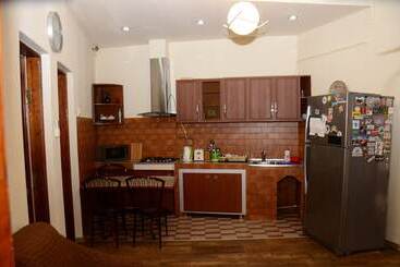 هاستل Guest House Batumi Globus