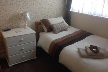 Cleasewood Guest House - Great Yarmouth