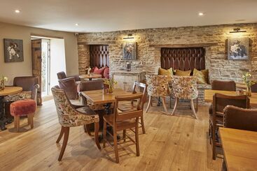هتل Full Moon Inn Rudge