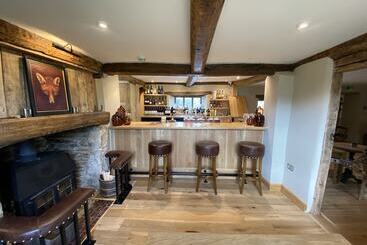 هتل Full Moon Inn Rudge