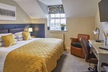 هتل Full Moon Inn Rudge