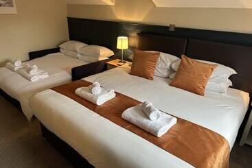 هتل Full Moon Inn Rudge