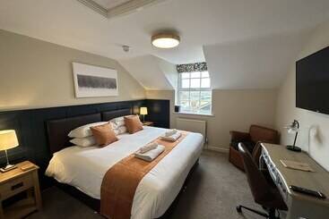 هتل Full Moon Inn Rudge
