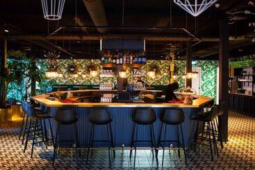 هتل Ibis Styles Amsterdam Airport