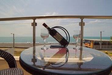 هتل Kobuleti Beach Club