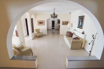 هتل Kobuleti Beach Club