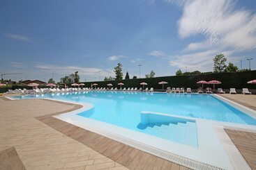 هتل Residence Villaggio Tiglio