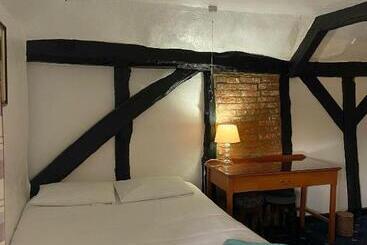 هتل The King S Lodge