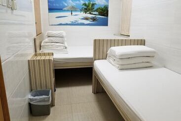 پانسیون Asia Travel House