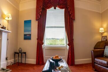 Queensberry House B&b