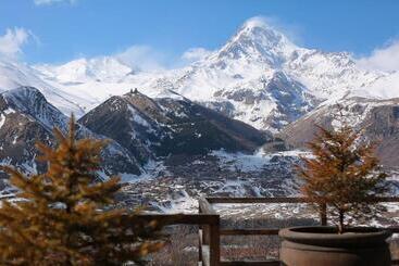 استراحتگاه Rooms Hotel Kazbegi