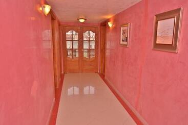 هاستل Hostal Gampala