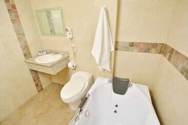 هاستل Hostal Gampala