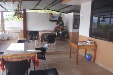 住宿加早餐  Hostal Limoncocha