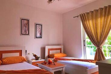تختخواب و صبحانه Vila Ahmeti
