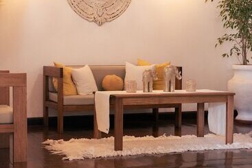 هتل Hostal Cruz Chica