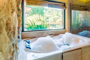 هتل Hostal Cruz Chica
