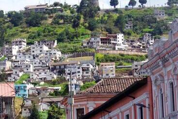 هتل Hostal Yumbo Imperial