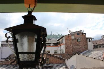 هتل Hostal Yumbo Imperial