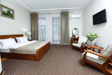 هتل Khujand Grand