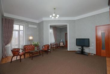 هتل Khujand Grand