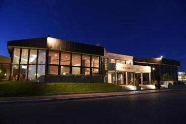 هتل Y Casino Del Rio   Las Grutas