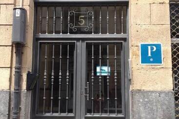 هتل Zubia Urban Rooms